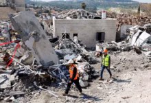 موقع الهجوم الصاروخي الإيراني في بيت شيمش، إسرائيل، 2 مارس، 2026. أمير كوهين / رويترز